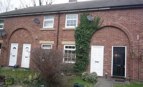 1 bed property in Cockburn Close, Leeds